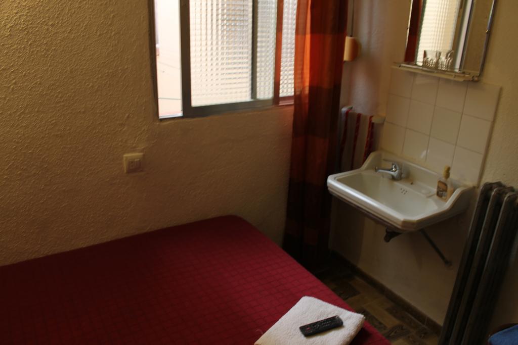 Hostal Xucar Madrid Chambre photo