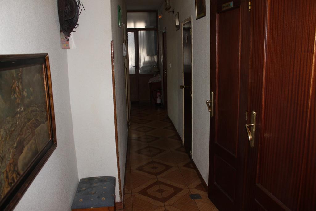 Hostal Xucar Madrid Chambre photo