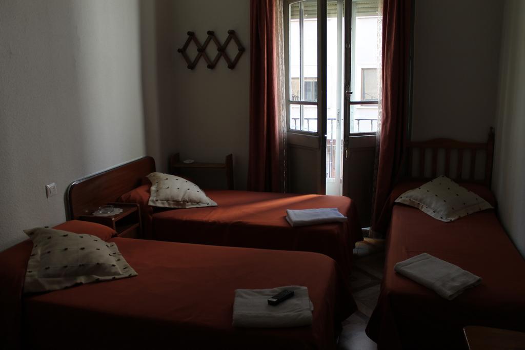 Hostal Xucar Madrid Chambre photo