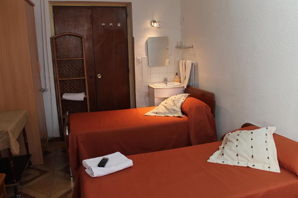 Hostal Xucar Madrid Chambre photo