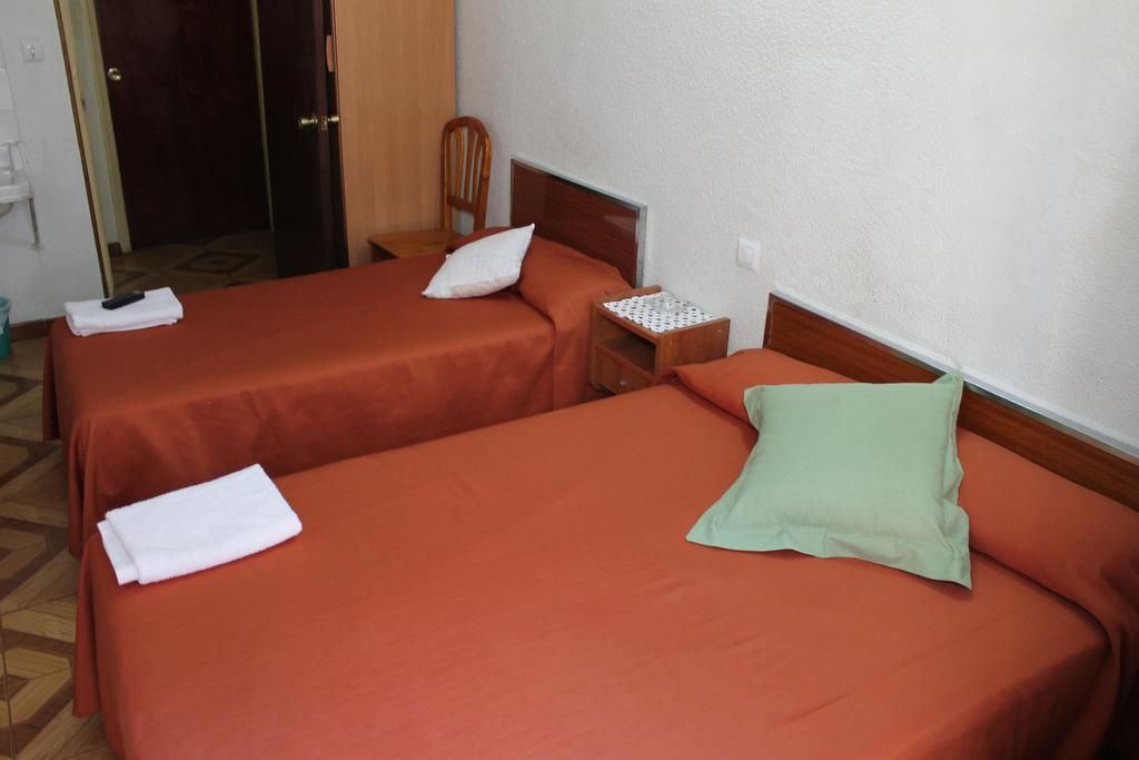 Hostal Xucar Madrid Chambre photo