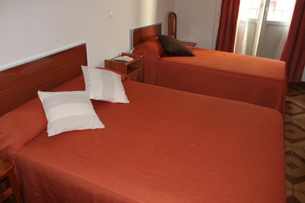 Hostal Xucar Madrid Chambre photo