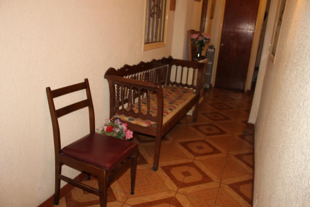 Hostal Xucar Madrid Extérieur photo