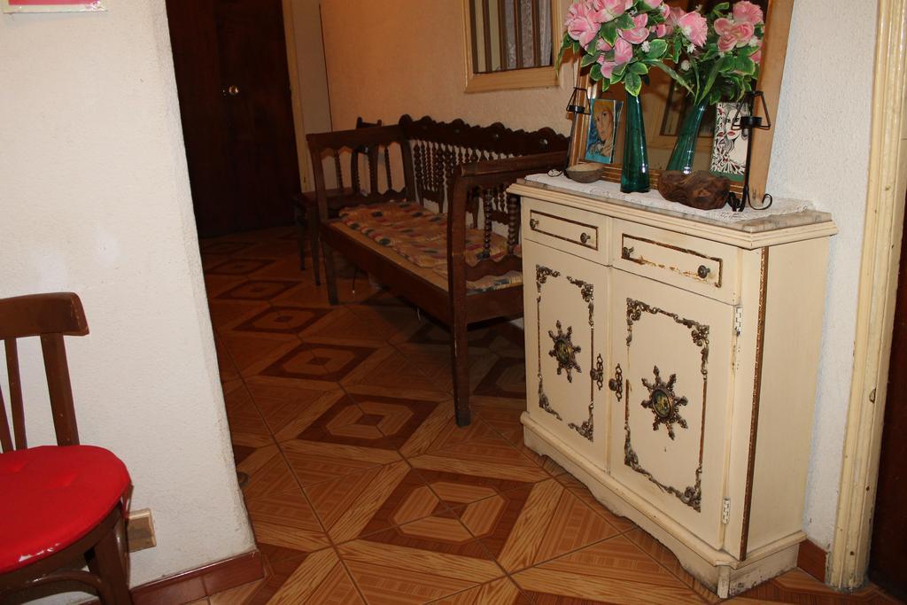 Hostal Xucar Madrid Extérieur photo